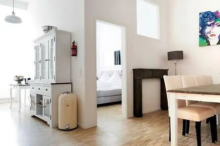 Sc 02 By Rockchair Apartments L Superhost Status L 4 Bedrooms Boxspringbeds 2 Bathrooms Balcony Elevator - Cozy Family & Business Flair Welcomes You! Berlin